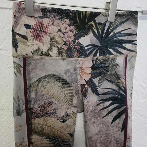 Noli Tropical Floral Leaf Leggings Size XS - Picture 4 of 13